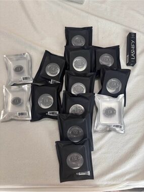 LASHIFY Fluffy black lashes
